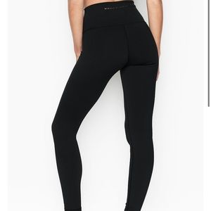 VS Essential Leggings